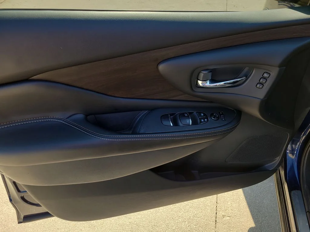 Used 2023 Blue Nissan Platinum image 21
