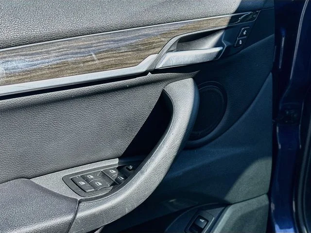 Used 2018 Blue BMW xDrive28i image 18