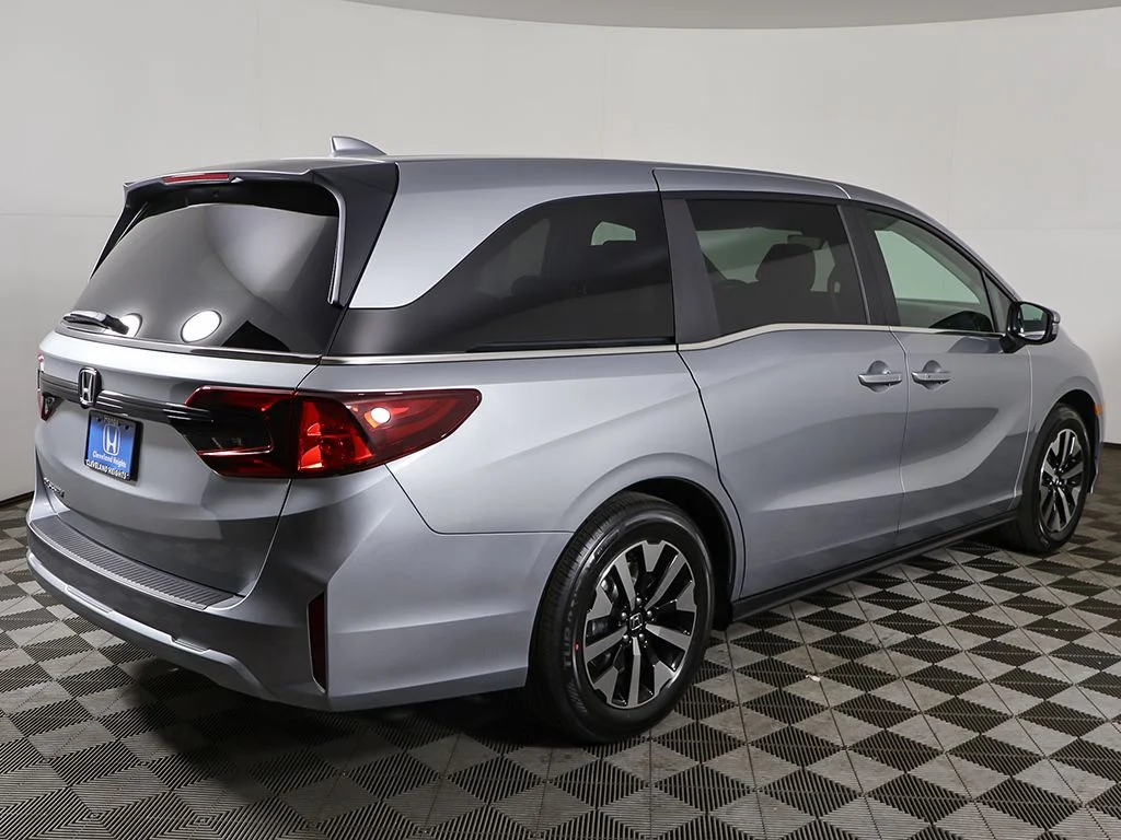 New 2026 Silver Metallic Honda EX-L image 5