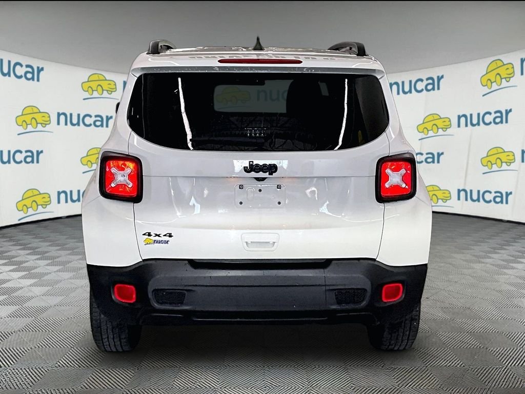 Used 2023 Alpine White Clearcoat Jeep Latitude image 5