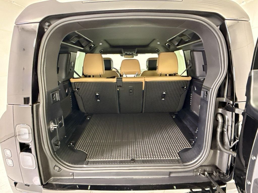 New 2026 Santorini Black LAND ROVER X-Dynamic SE image 27