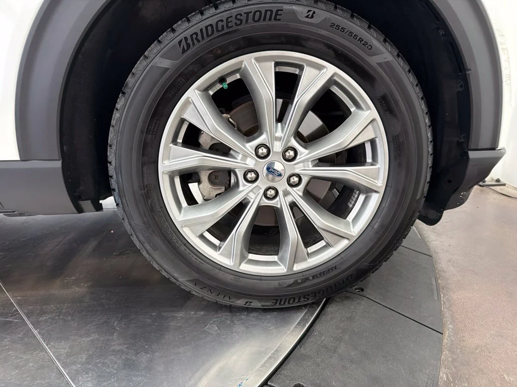 Used 2020 White Ford XLT image 9