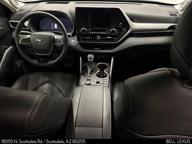Used 2024  Toyota Platinum image 26