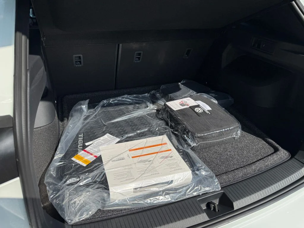 New 2026 Opal White Pearl Volkswagen SE R-Line Black image 15