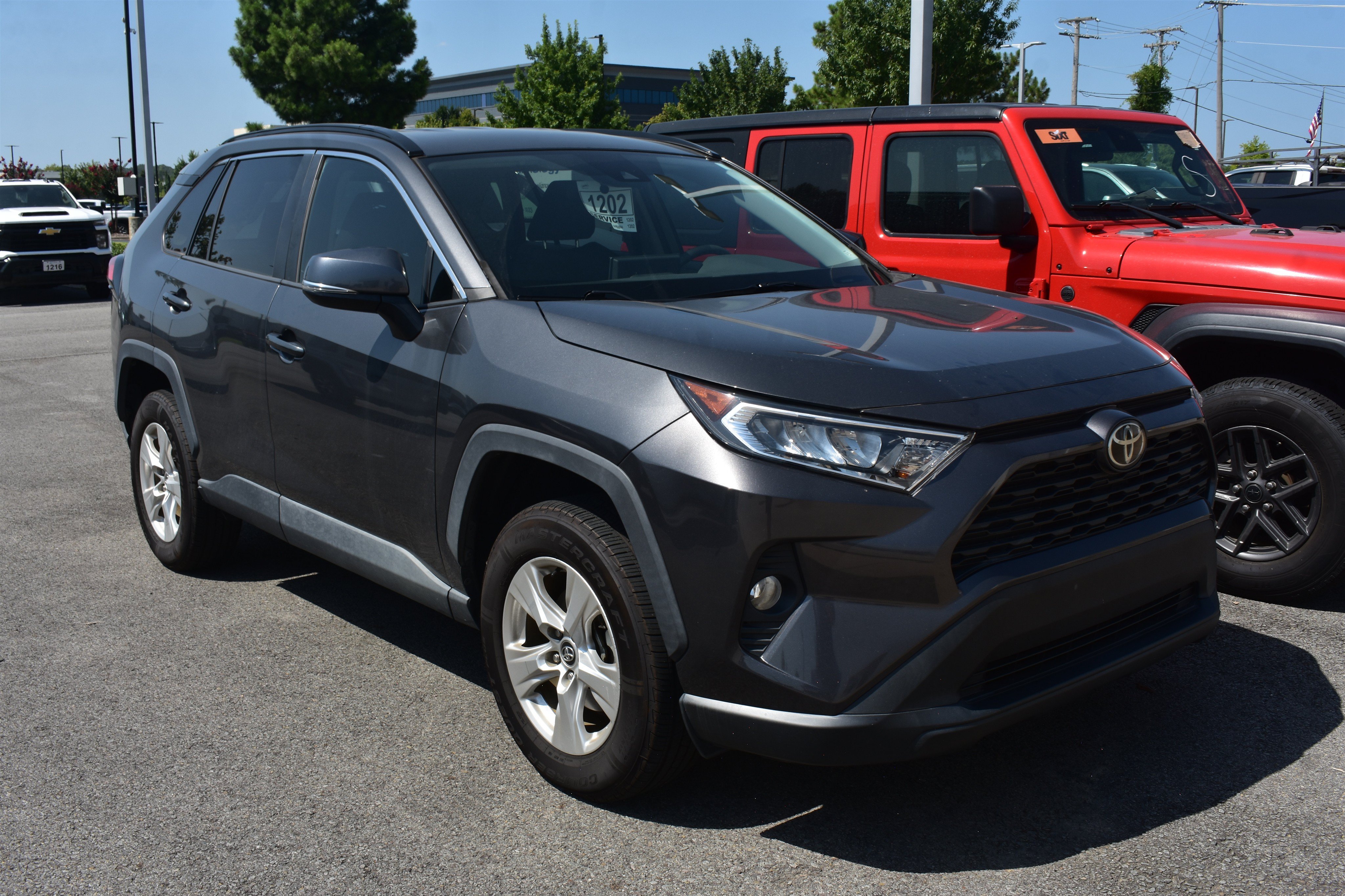 Used 2021  Toyota XLE image 3