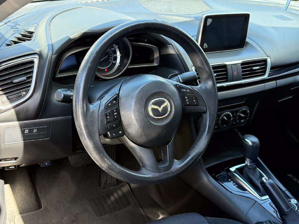 Used 2016  Mazda i Sport image 5