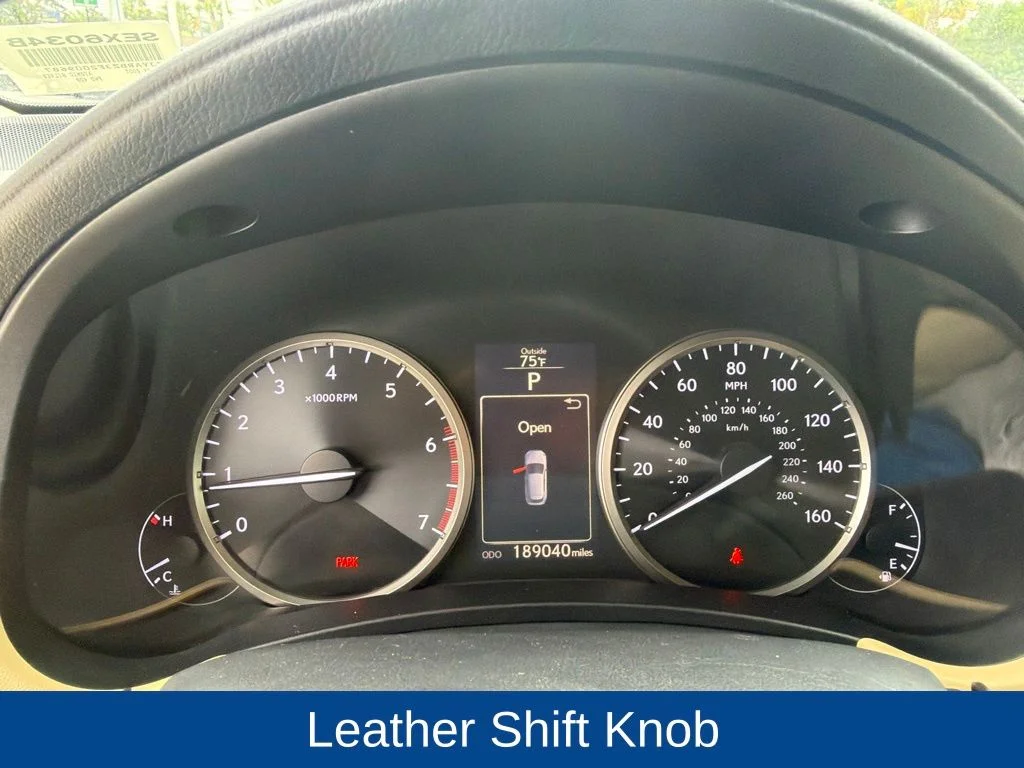 Used 2015 Atomic Silver Lexus 200t image 22