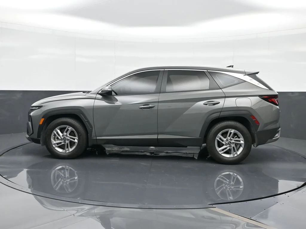 Used 2025 Gray Hyundai SE image 3