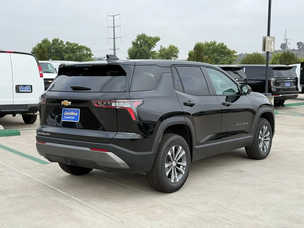 New 2027 Mosaic Black Metallic Chevrolet LT image 6