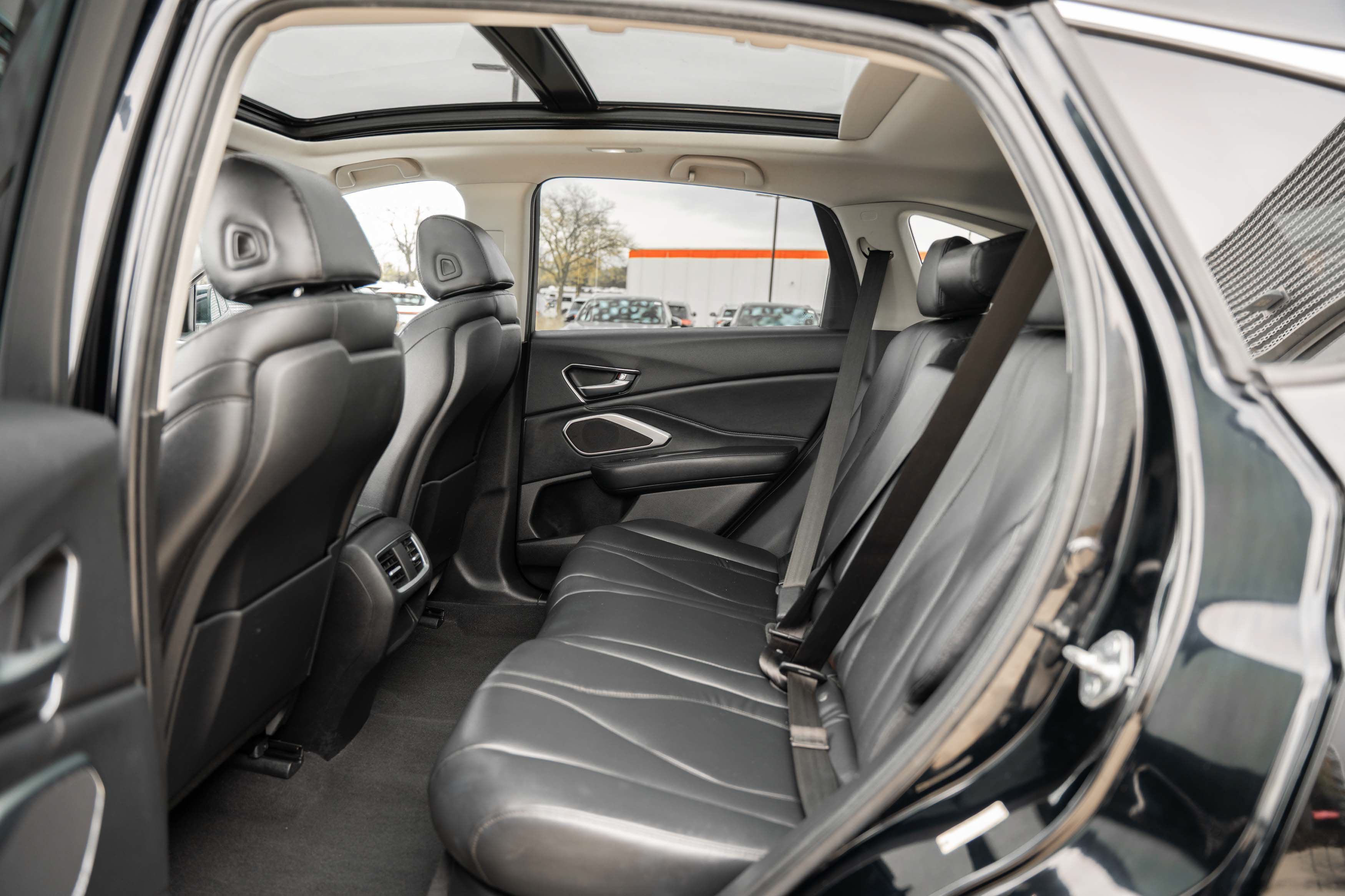 Used 2021 Majestic Black Pearl Acura Base image 9