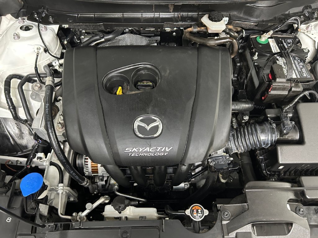 Used 2018 White Mazda Sport image 19