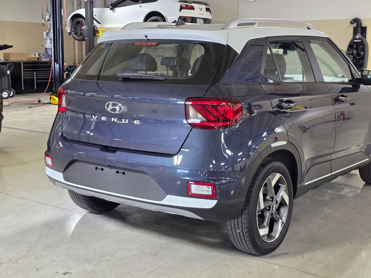 New 2026 Denim w/White Roof Hyundai SEL w/Two-Tone Roof image 11