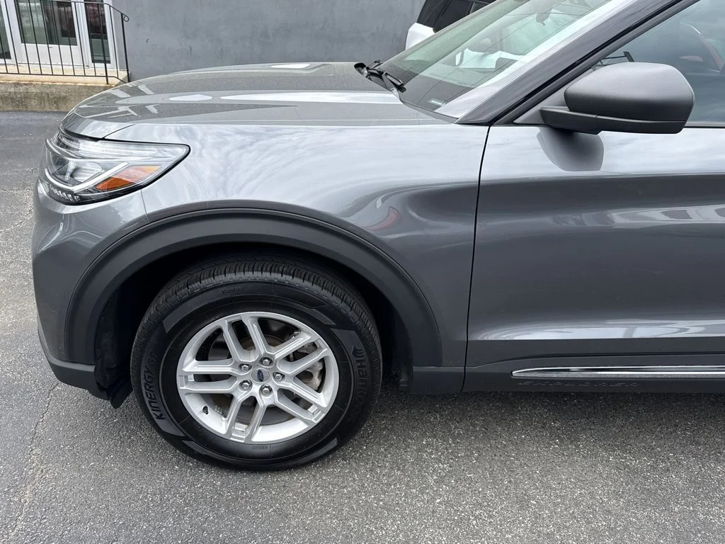 Used 2025 Carbonized Gray Metallic Ford Active image 9