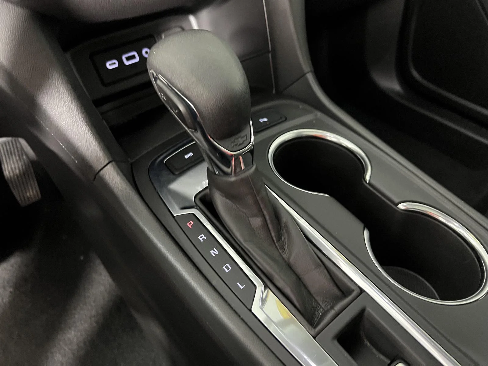 Used 2024 Sterling Gray Metallic Chevrolet LT image 39
