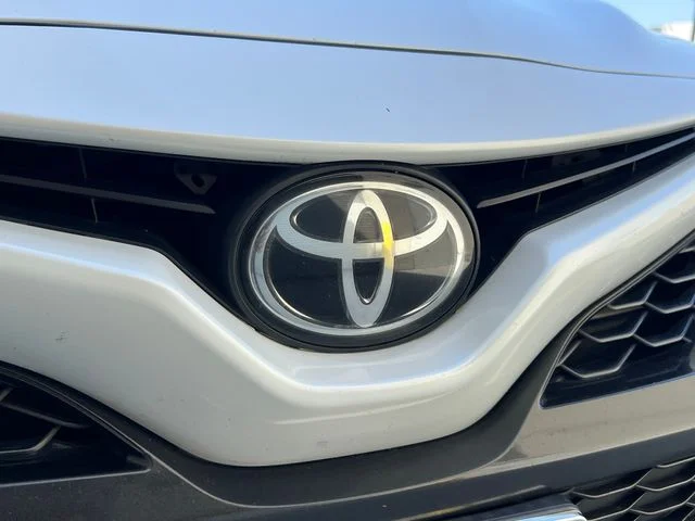 Used 2021 Wind Chill Pearl Toyota XSE V6 image 16