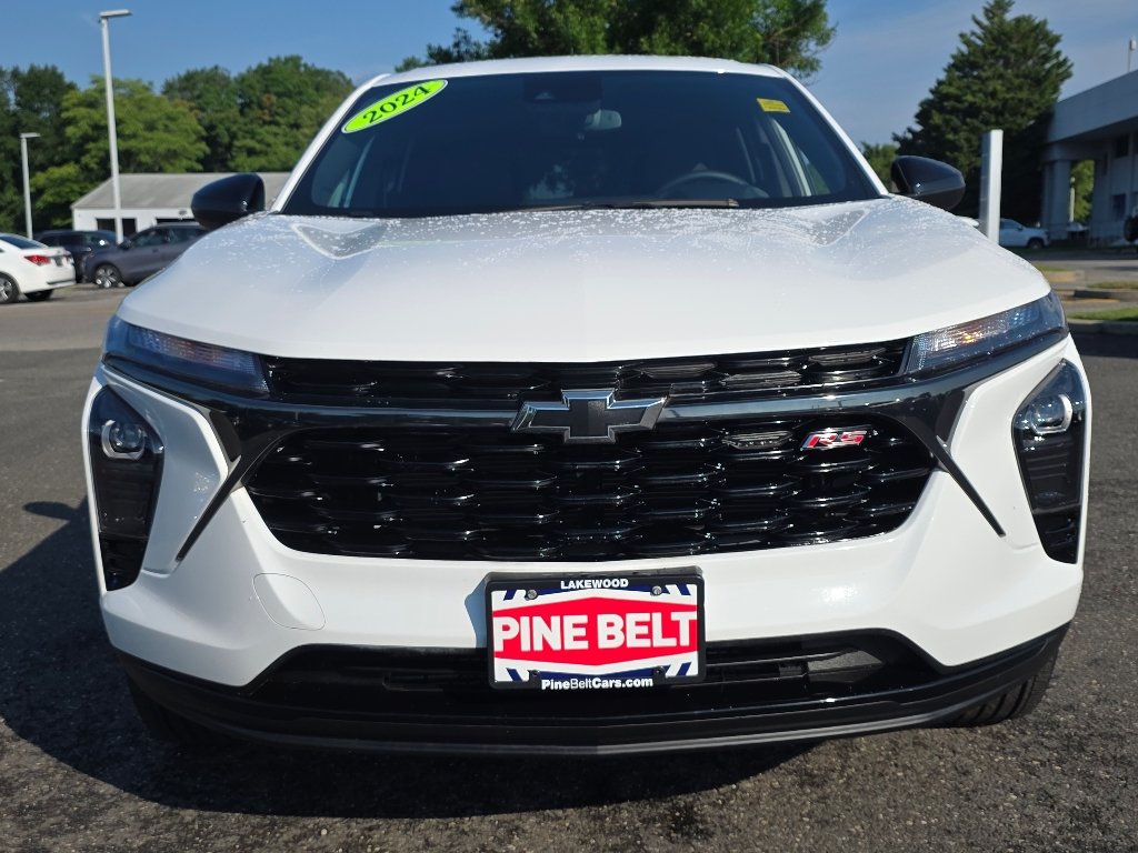 Used 2024 Summit White Chevrolet 1RS image 10