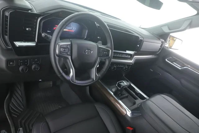 Used 2025 Black Chevrolet RST image 17