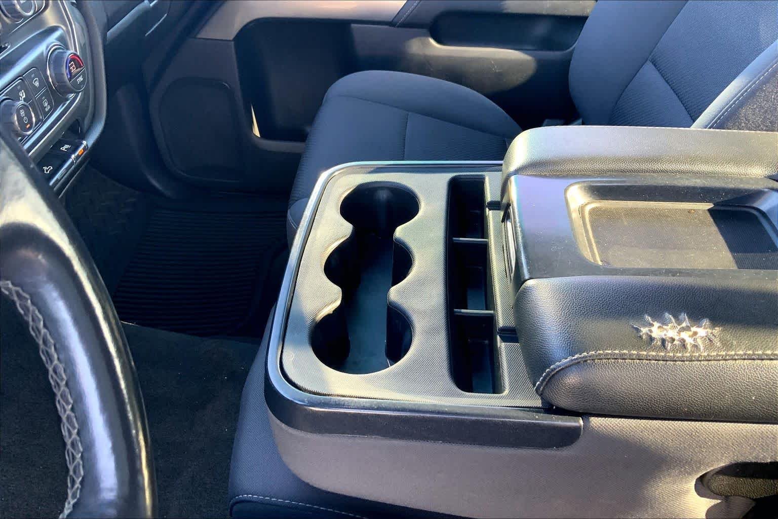 Used 2018 Black Chevrolet LT image 17