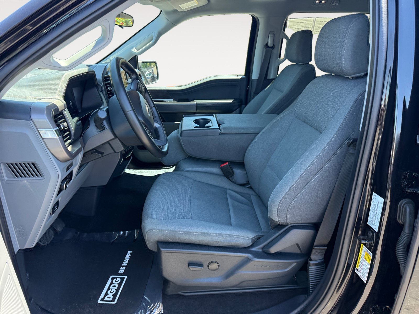 Used 2025 Black Metallic Ford XLT image 10