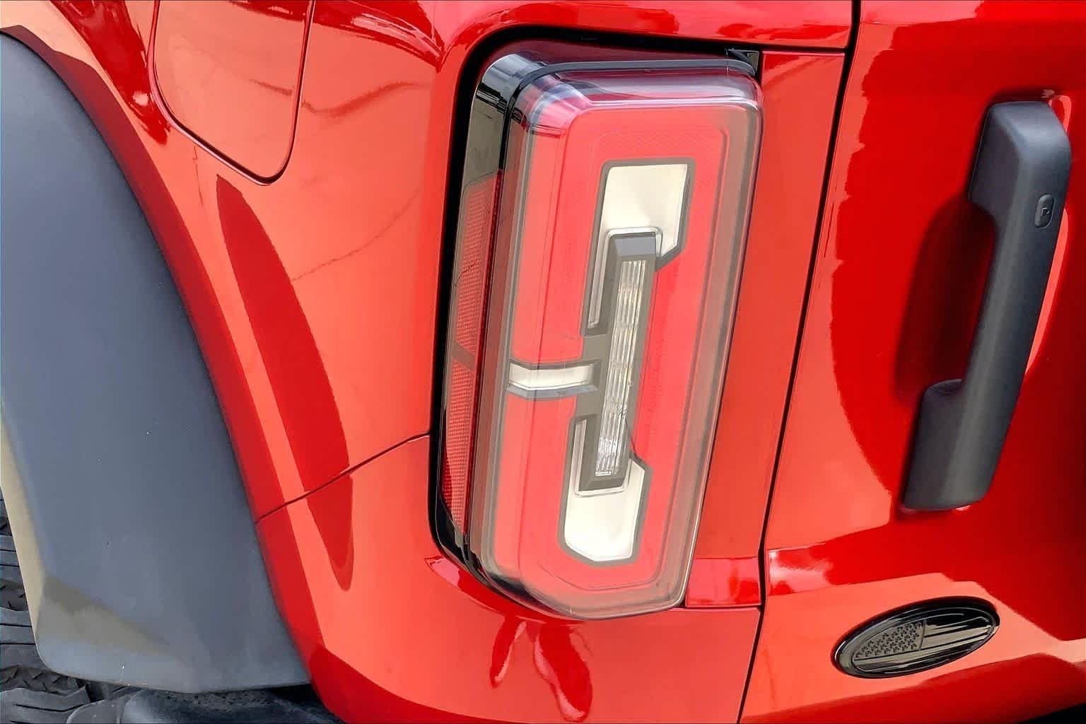 Used 2023 Hot Pepper Red Tinted Clearcoat Ford Wildtrak image 27