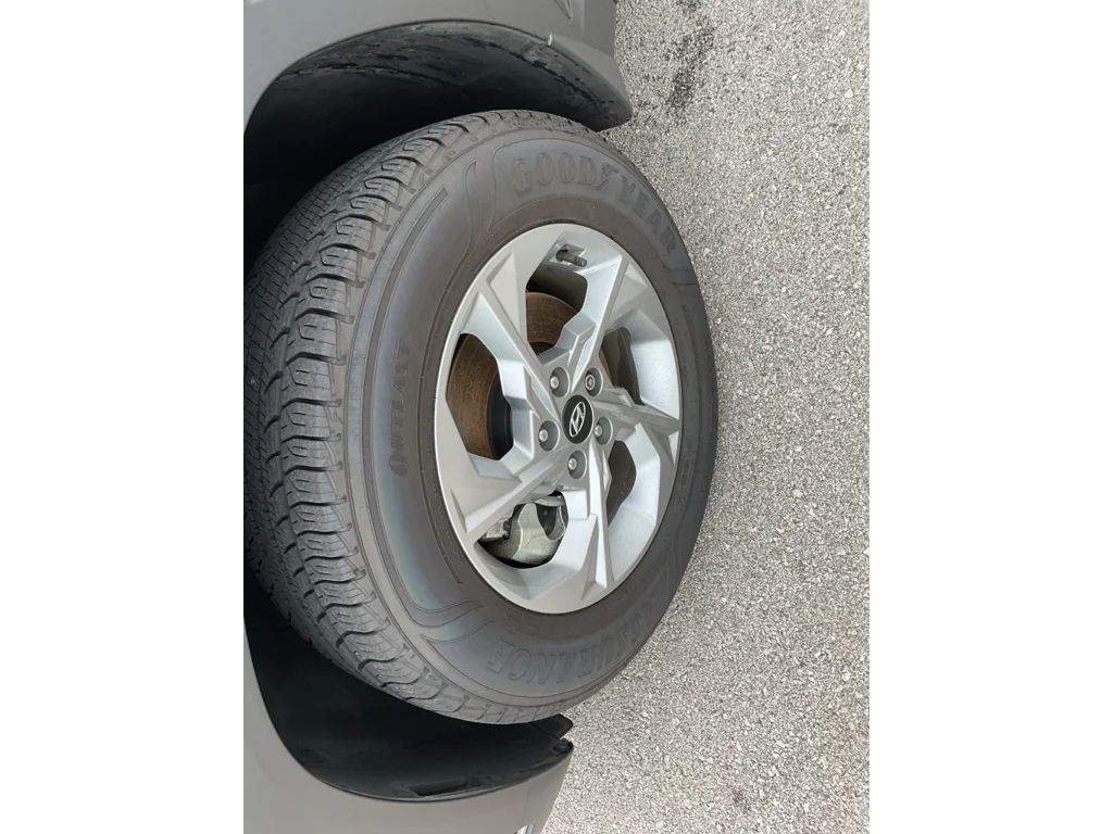 Used 2022 Portofino Gray Hyundai SEL image 5