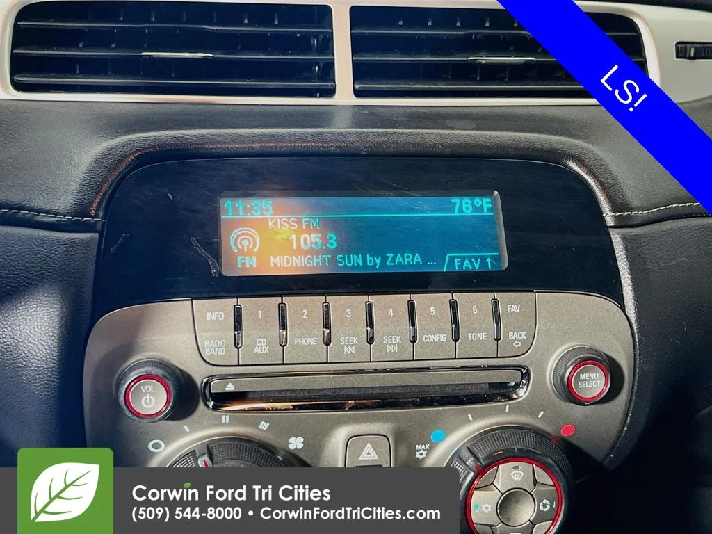 Used 2014 Silver Ice Metallic Chevrolet 2LS image 19