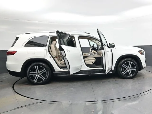 Used 2020  Mercedes-Benz GLS 450 image 37
