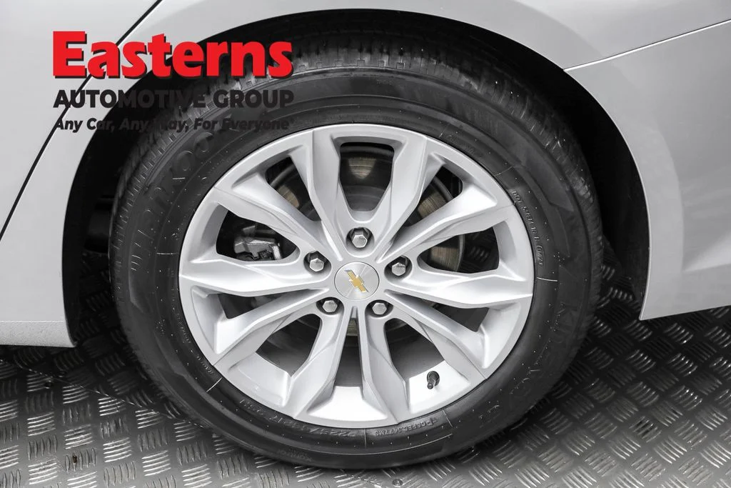 Used 2022 Silver Chevrolet LT image 8