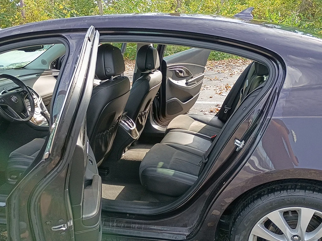Used 2014 Midnight Amethyst Metallic Buick Base image 13