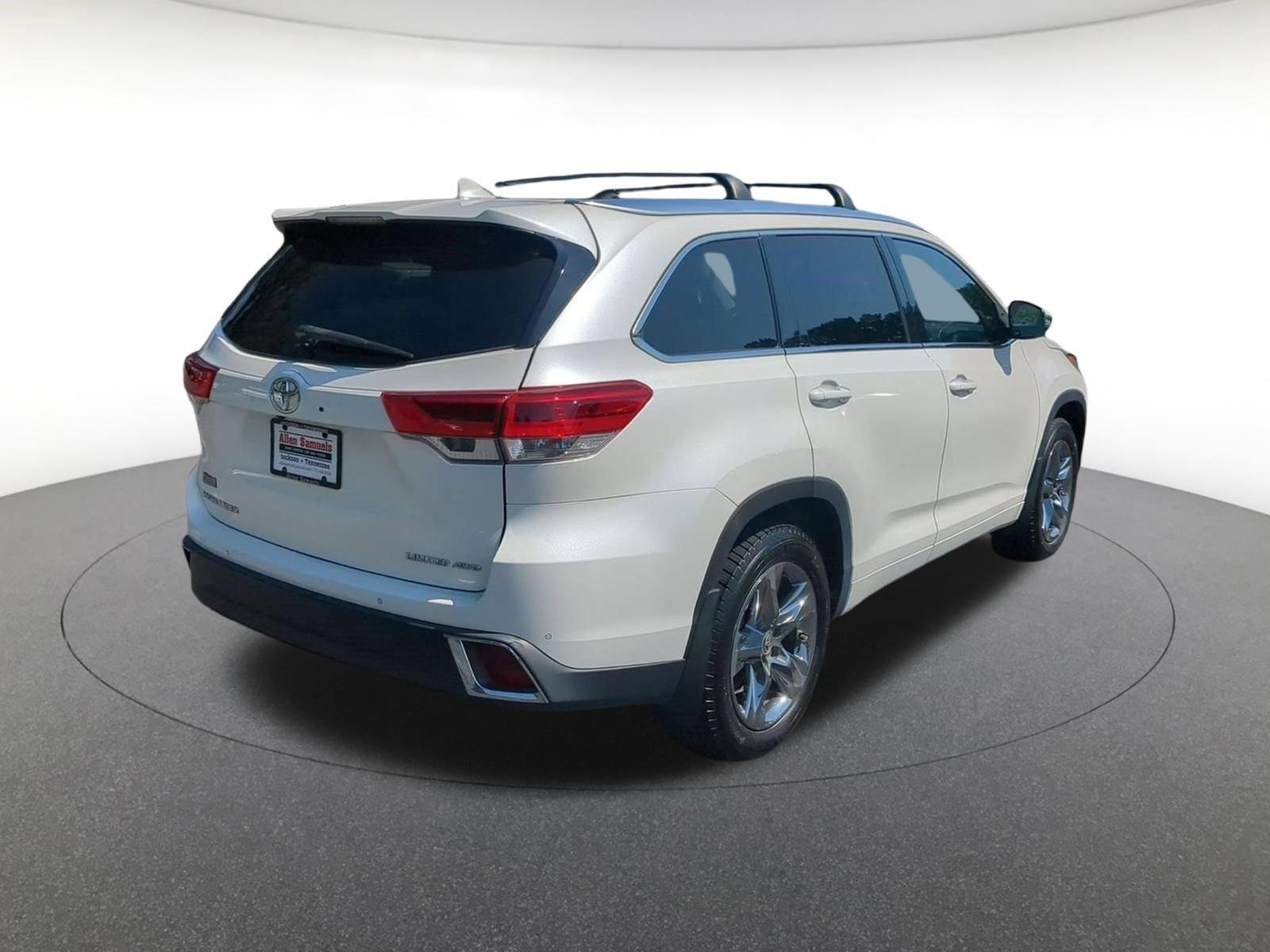 Certified Used 2019 Blizzard Pearl Toyota Limited Platinum image 4