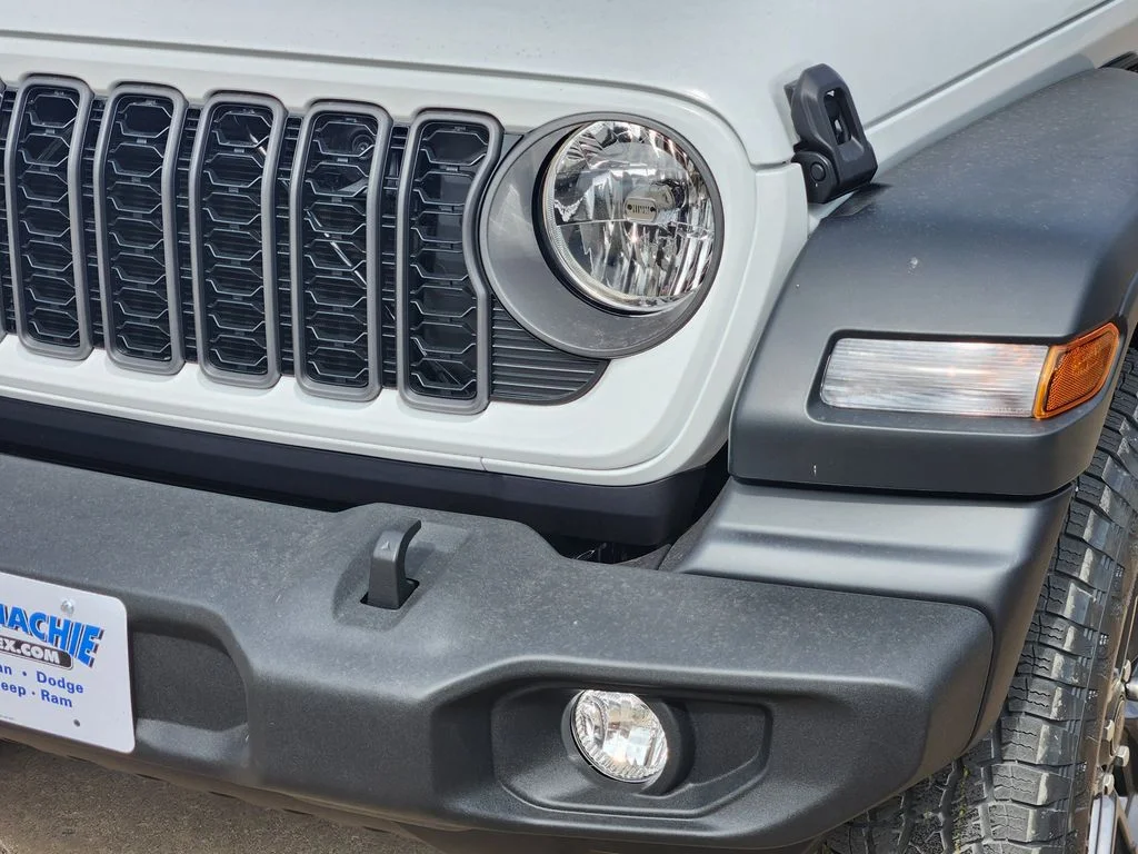 New 2026 Bright White Clear-Coat Exterior Paint Jeep Sport S image 5