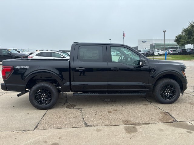 New 2026 Agate Black Metallic Ford XLT image 3