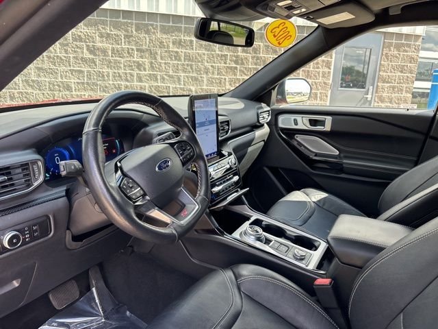 2023 Ford Explorer ST - Photo 17