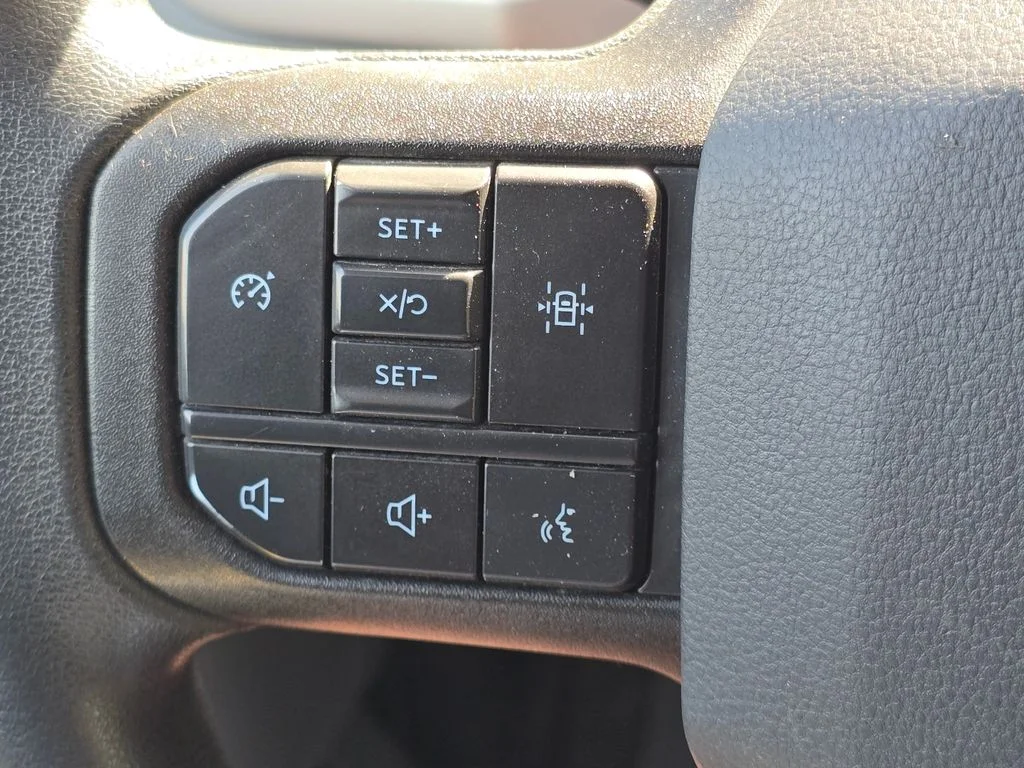 Used 2023  Ford XLT image 11