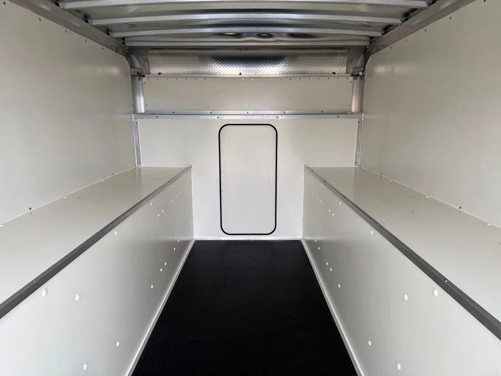 New 2026 Oxford White Ford E-350 SRW image 18
