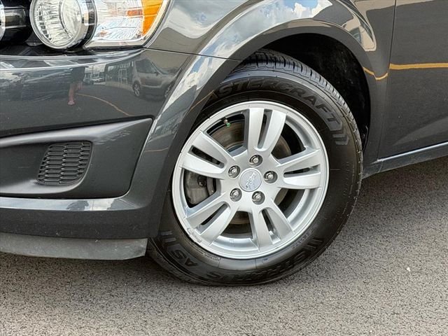 Used 2015 Gray Chevrolet LT image 20