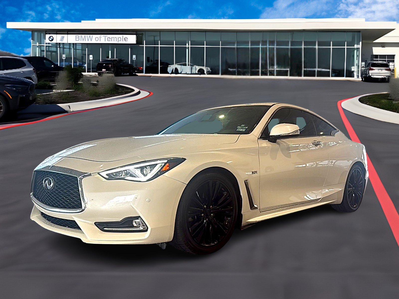 Used 2018 Majestic White INFINITI 3.0t LUXE image 1