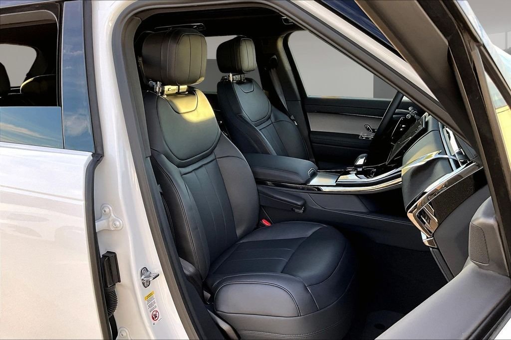 New 2026 Fuji White LAND ROVER SE image 11