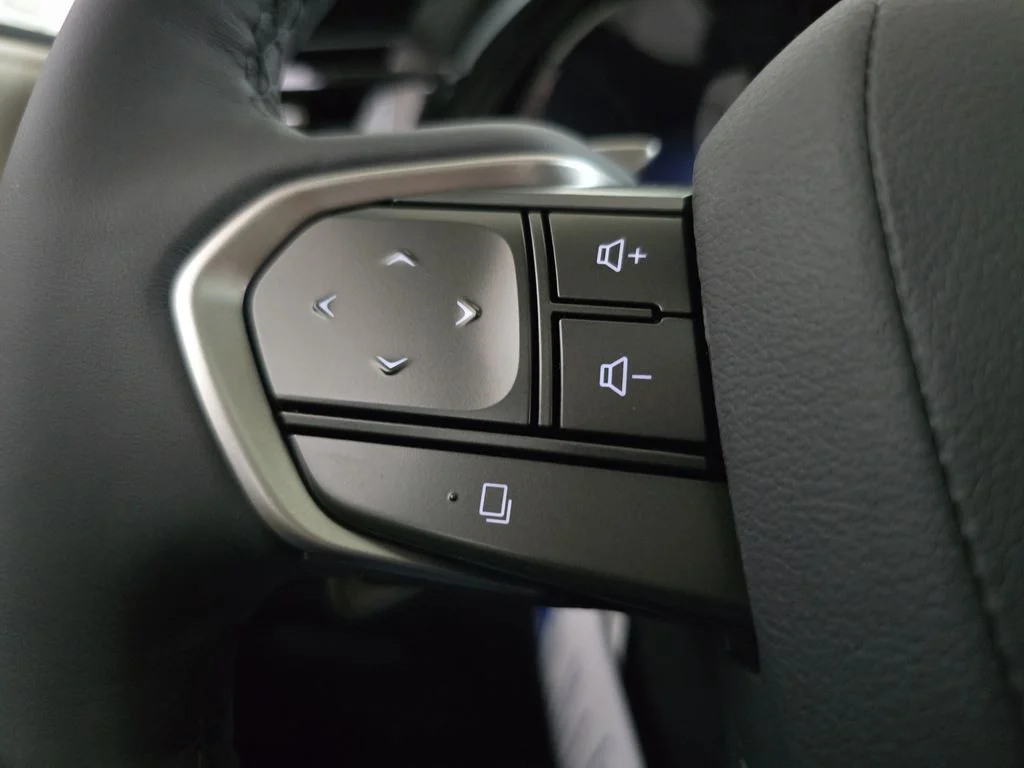 New 2026 Eminent White Pearl Lexus PREMIUM PLUS image 17