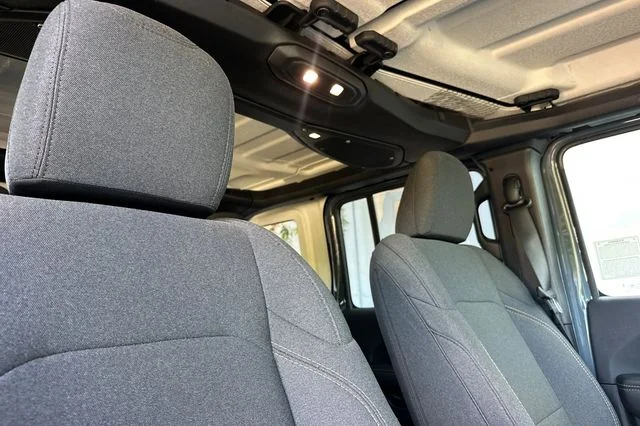 Used 2025 Gray Jeep Sahara 4xe image 19