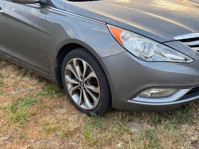 Used 2013 Gray Hyundai SE image 10