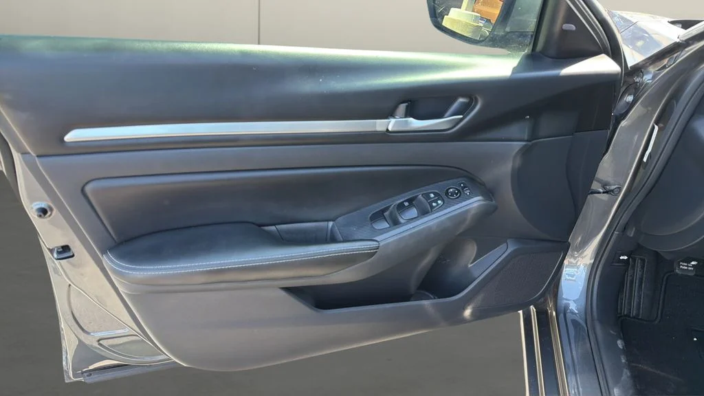 Used 2022 Gray Nissan 2.5 SV image 13