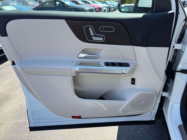 Used 2026 Polar White Mercedes-Benz GLB 250 image 18