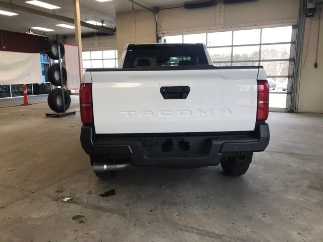 Certified Used 2024 Off-white Toyota SR image 27