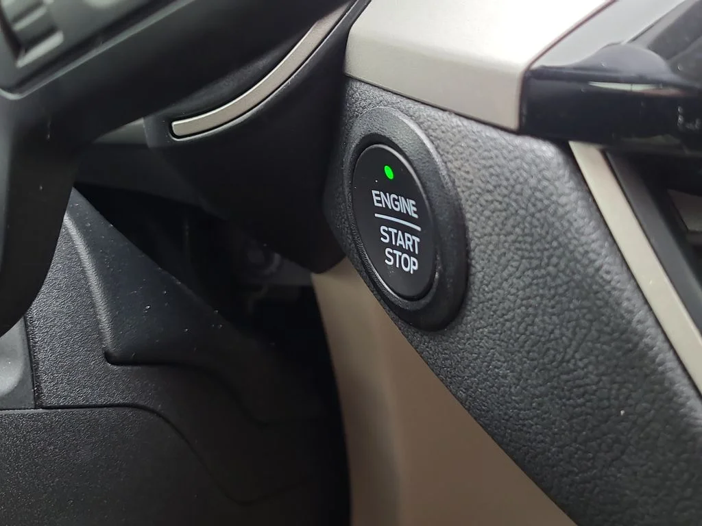 Used 2022 Blue Ford SEL image 30