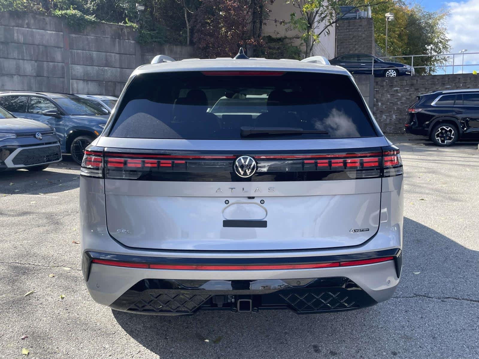 New 2027 SILVER MIST METALLIC Volkswagen SEL Premium R-Line image 8