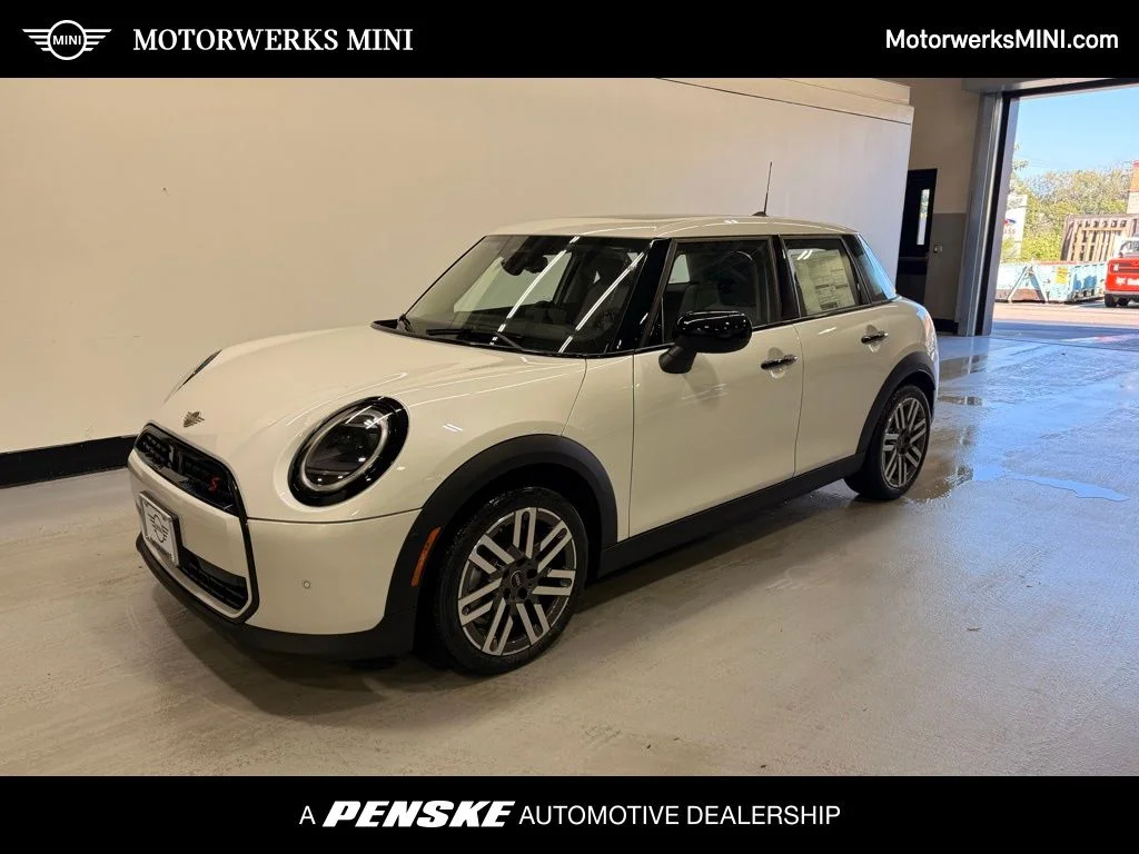 2025 MINI Hardtop Cooper S Signature's photo
