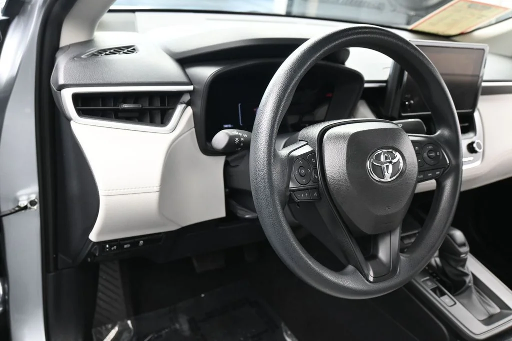 2026 Toyota Corolla Cross L - Photo 14
