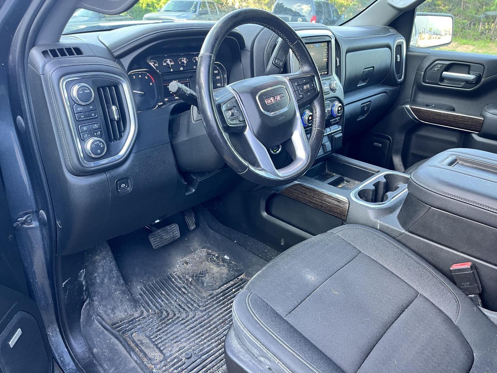 Used 2021 Dark Sky Metallic GMC Elevation image 10
