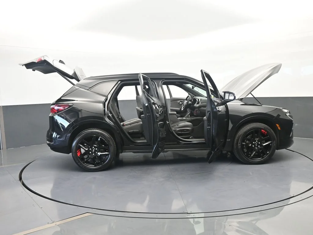 Used 2020 Black Chevrolet RS image 88